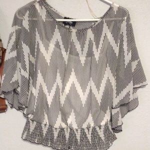 Black and white shirt M